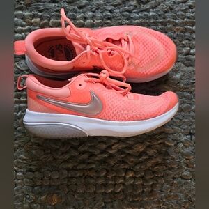 Nike Kids Sneakers in Coral and Silver